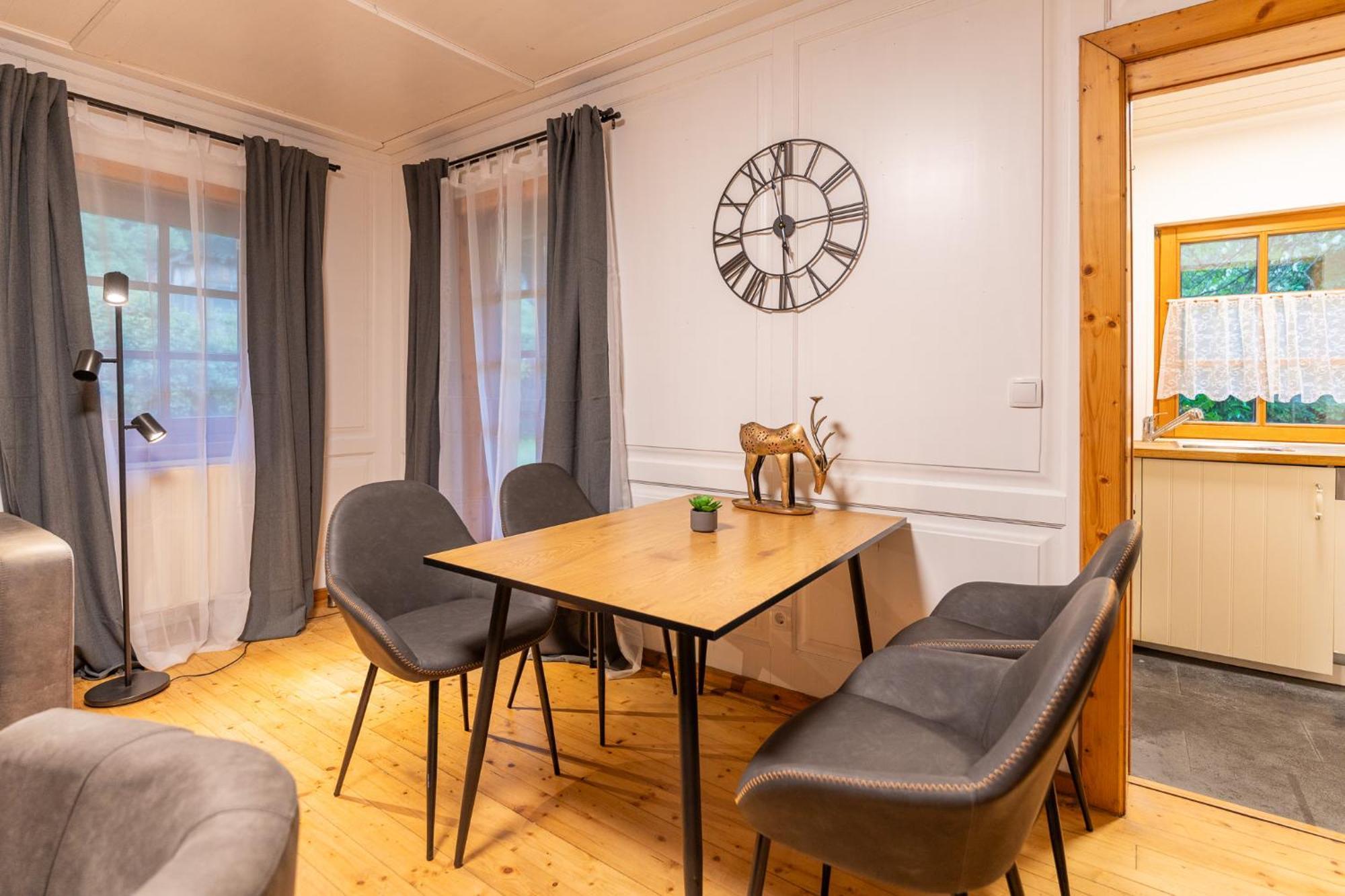 Vakantiehuis Schmuckes Geräumiges Haus Mit Garten In Für Bis Zu 8 Gäste Ideal Für Familien Und Gruppen Graz