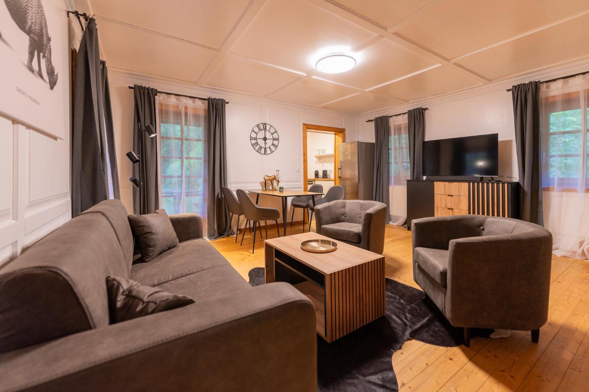 Schmuckes Geräumiges Haus Mit Garten In Für Bis Zu 8 Gäste Ideal Für Familien Und Gruppen * Graz